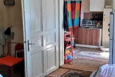 Apartament cu 3 camere decomandat în Central - 1
