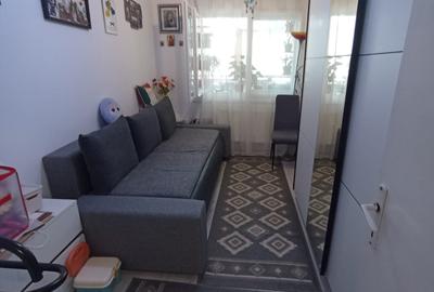 Apartament cu 3 camere semidecomandat, mobilat în Podu Roș - 2