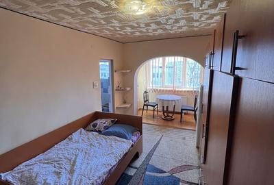 Garsonieră decomandată în Exterior Vest - 4