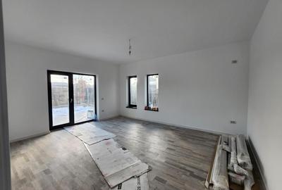 Casă individuală cu 4 camere cu Canalizare în Miroslava - 9