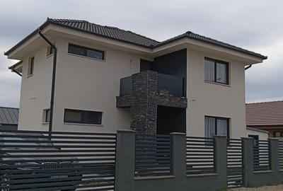 Casă cu 4 camere în Oncea - 1