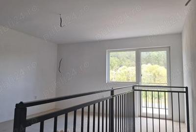 Spațiu comercial, de 463 mp, în Luna - 6