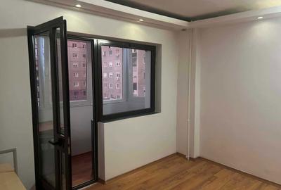 Apartament cu 2 camere semidecomandat în Aurel Vlaicu - 1