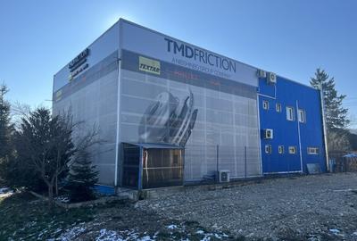 Caransebes  - Spatiu comercial - pretabil birouri/showroom - 10 locuri parca - 3