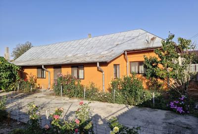 Casă cu 3 camere în Nanov - 1