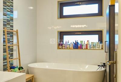Casă individuală cu 8 camere cu Canalizare în Păcurari - 11