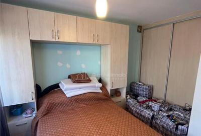 Apartament 2 cam Et 2 renovat M19 L-uri - 4