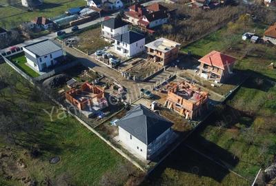 Casă cu 4 camere cu Teren 460 Mp în Central - 8