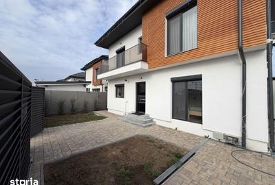 Casă cu 5 camere cu Teren 260 Mp în Dobroești - 1