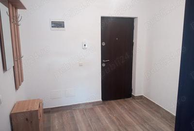 Apartament cu 2 camere decomandat în Tractorul - 1