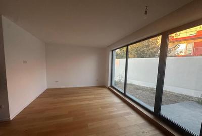 Vila deosebita de vanzare - zona Mamaia Nord pe malul laculu - 11