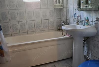 Apartament cu 3 camere decomandat în Brezoi - 9