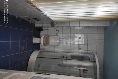 Spațiu comercial, de 60 mp, în Central - 8