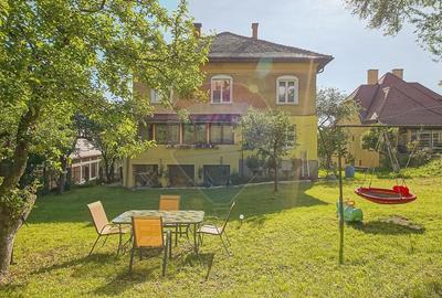 Apartament cu 4 camere decomandat în Centrul Istoric