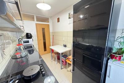 Apartament modern 3 camere balcon si pivnita zona Vasile Aaron - 11