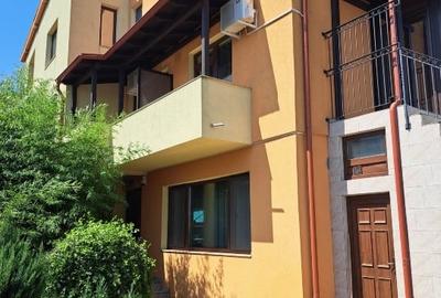 Casă cu 11 camere cu Teren 394 Mp în Nord - 1