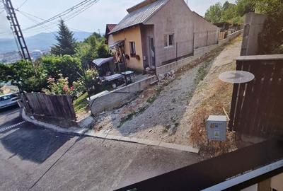 Casă cu 4 camere în Petrișor - 1