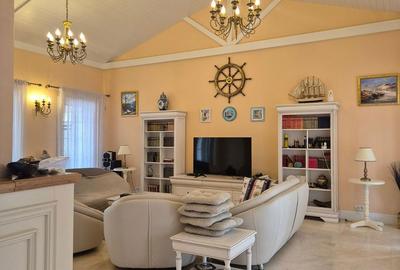 Casă cu 8 camere cu Teren 1100 Mp în Central - 4