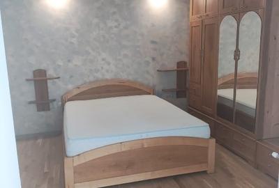Proprietar închiriez apartament  3 camere, zona Mănăștur - 2