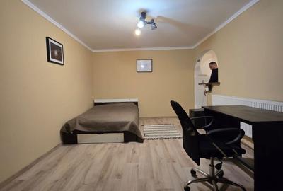 Garsonieră decomandată, mobilată în Central