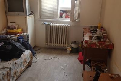 Garsoniera confort trei, in bloc de garsoniere, semimobilata, pe Stadionului 5 - 5