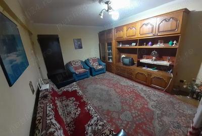 Apartament cu 4 camere decomandat în Trivale - 1