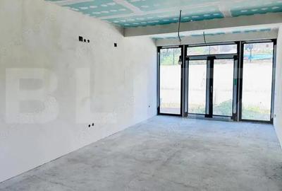 Casă cu 4 camere cu Teren 500 Mp în Central - 1
