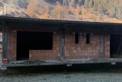 Spațiu comercial, în Moieciu - 3