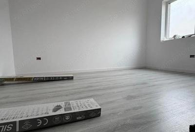 Casă cu 5 camere cu Teren 305 Mp în Remetea Mare - 1