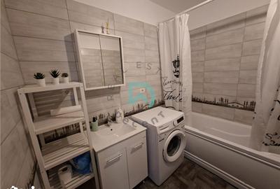 Apartament cu 3 camere decomandat în Tractorul - 9