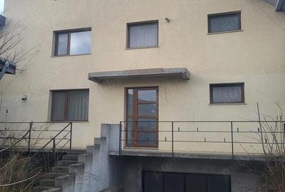 Casă cu Teren 750 Mp în Central - 8