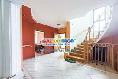 Casă cu 9 camere cu Piscina în Central - 1