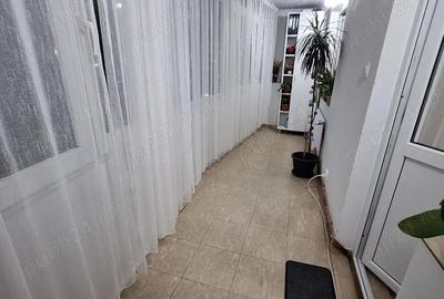 Apartament cu 3 camere decomandat în Ostroveni