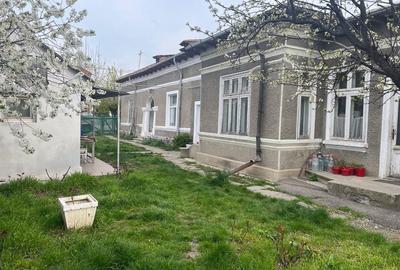Casă cu 4 camere în Central - 2