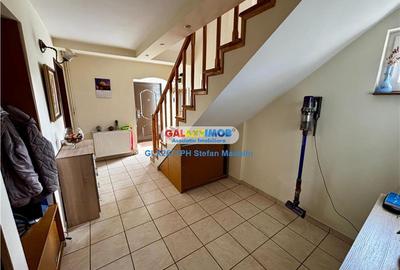 Casă cu 5 camere cu Canalizare în Central - 10