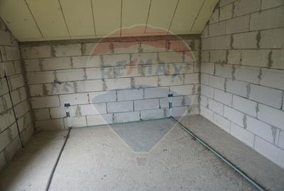 Casă cu 5 camere cu Canalizare în Moisei - 8