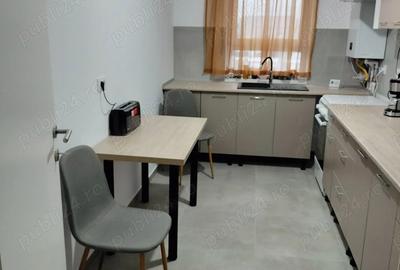 Apartament cu 2 camere decomandat în Tractorul - 4