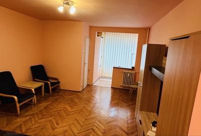 Garsonieră semidecomandată, mobilată în P-ța Muncii - 2