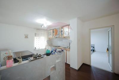 De vanzare apartament cu 1 camera si spatiu comercial, in zona Decebal - 6