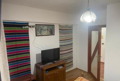 Apartament cu 2 camere decomandat, mobilat în 9 Mai - 13