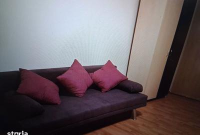 Garsonieră decomandată în Tei