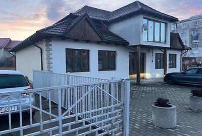 Spațiu comercial, de 200 mp, în Central - 1