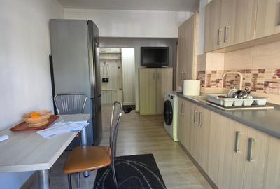 Apartament cu 2 camere decomandat în Casa de Cultură - 1