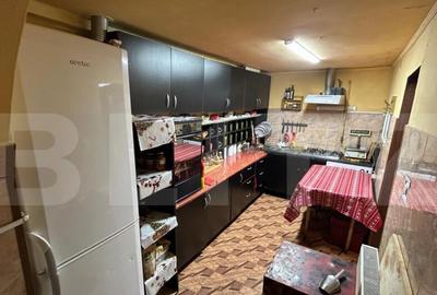 Proprietate de vanzare/inchiriere, 4 incaperi, 300 mp, in z - 1