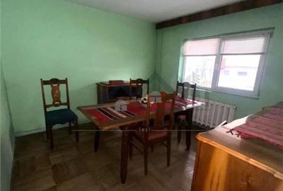 Apartament cu 4 camere decomandat în Nicolina - 2