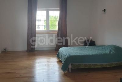 Casă cu 8 camere cu Teren 200 Mp în Central - 12