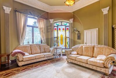 Casă cu 7 camere cu Canalizare în Cetate - 1