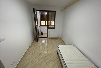 Apartament 3 camere, etaj 2, complet renovat, zona Sud - 2