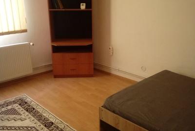 Proprietar inchiriez apartament 1 camera la curte - 2