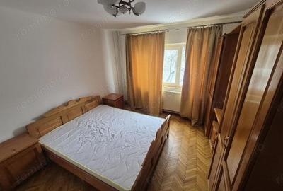 Apartament cu 2 camere decomandat în Soarelui